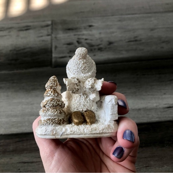 💸 5/20 Vintage 1990s set of 2 Ceramic Angel & Lamb in the Snow Christmas Decor - Picture 9 of 10